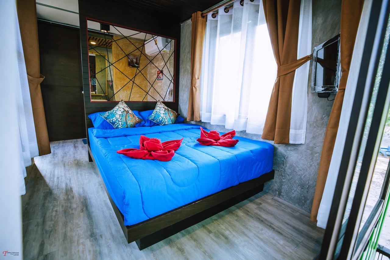 Baan Rom Talay Made' Hotel Koh Samet Exterior photo